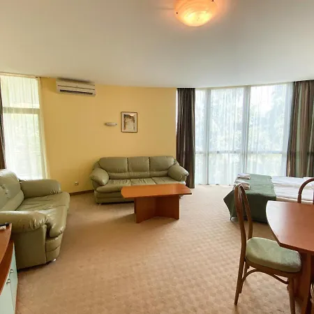 - One Bedroom Beachfront Golden Sands