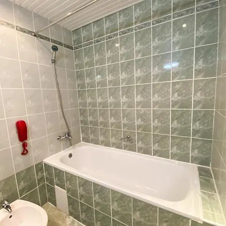 - One Bedroom Beachfront Апартаменти *