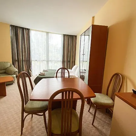 - One Bedroom Beachfront Apartmán